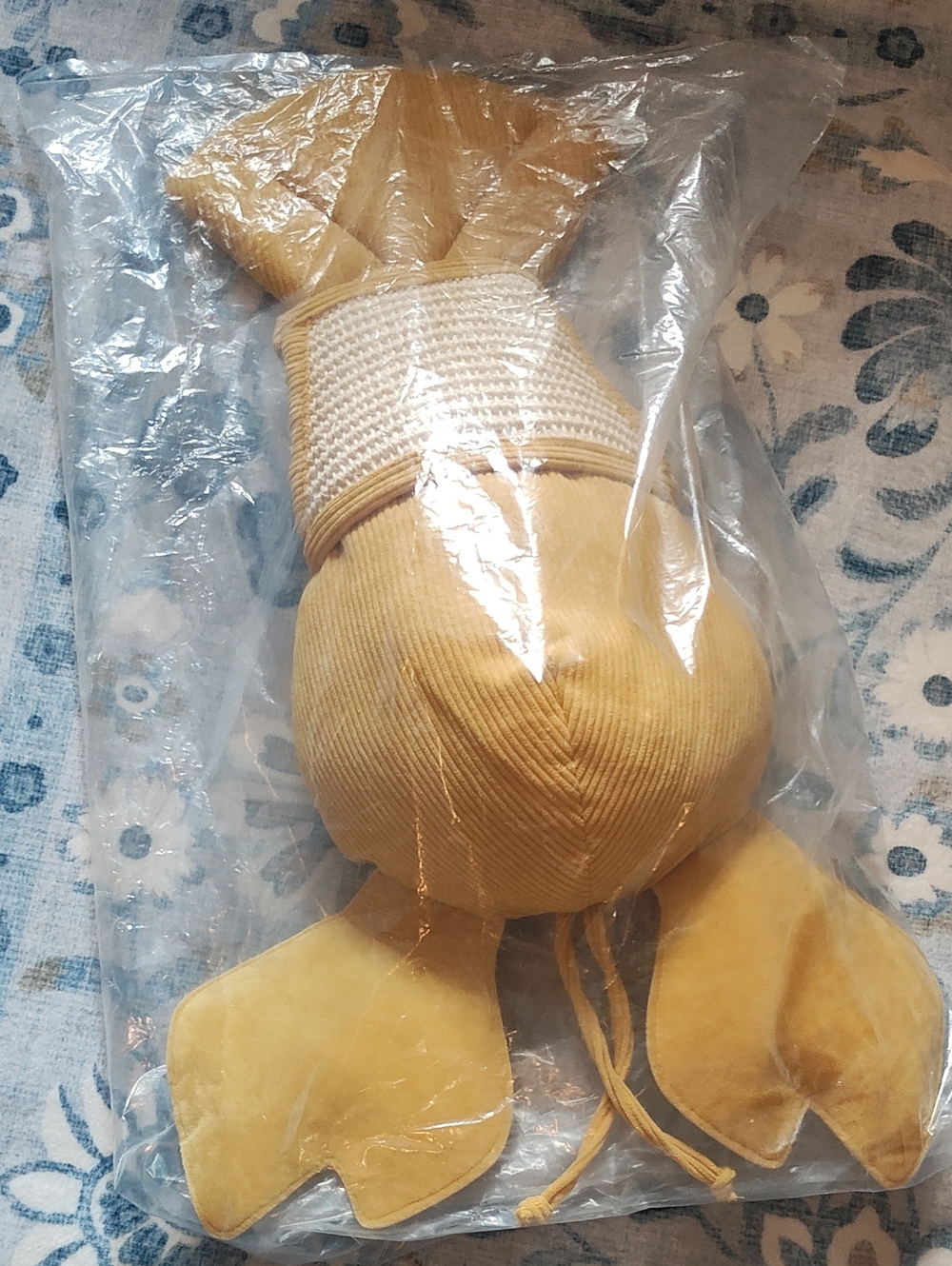 PETS: LOBSTER CAT SCRATCHER/CAT PILLOW (NWOT)